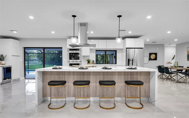 Miami,Florida 33156,Sold,1014