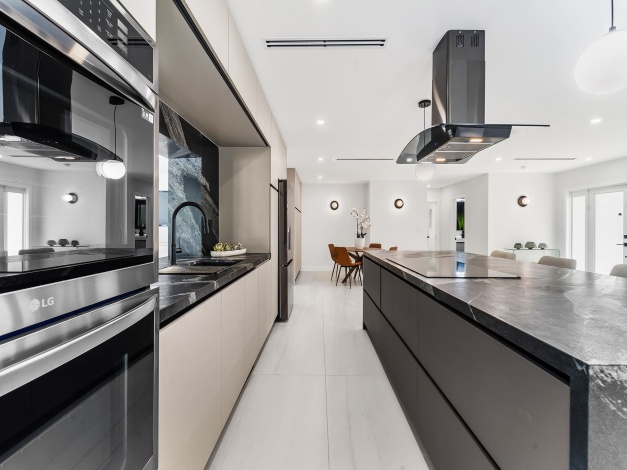 Miami,Florida 33156,Sold,1014