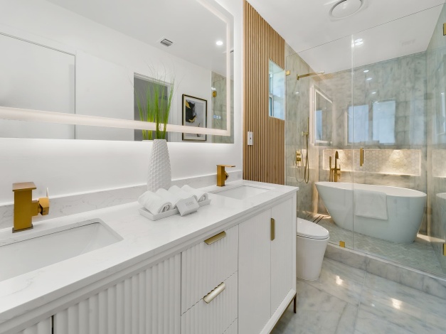 Miami,Florida 33156,Sold,1014