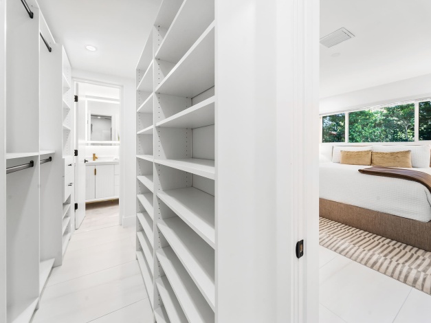 Miami,Florida 33156,Sold,1014