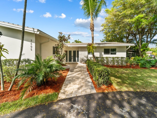 Miami,Florida 33156,Sold,1014