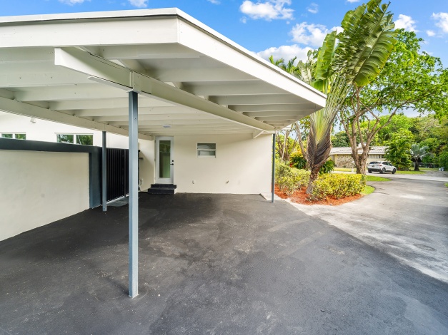 Miami,Florida 33156,Sold,1014