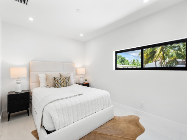 2320 NE 194th St,Miami,FL 33180 Miami,Florida 33180,Sold,2320 NE 194th St,Miami,FL 33180,1015